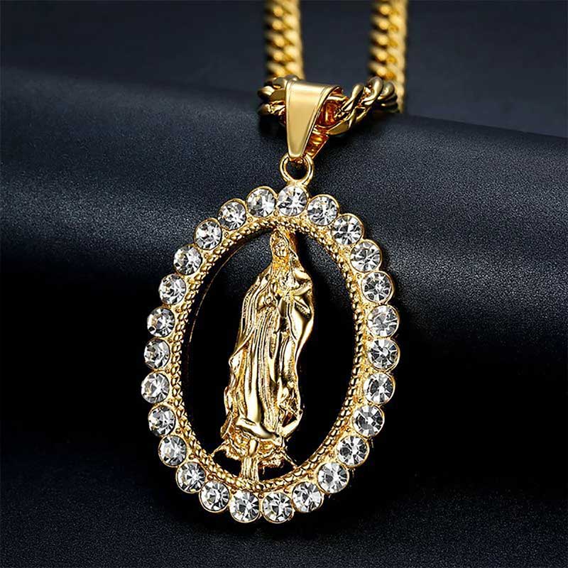 El accesorio perfecto para esta semana santa - Collar Virgen María con cristales