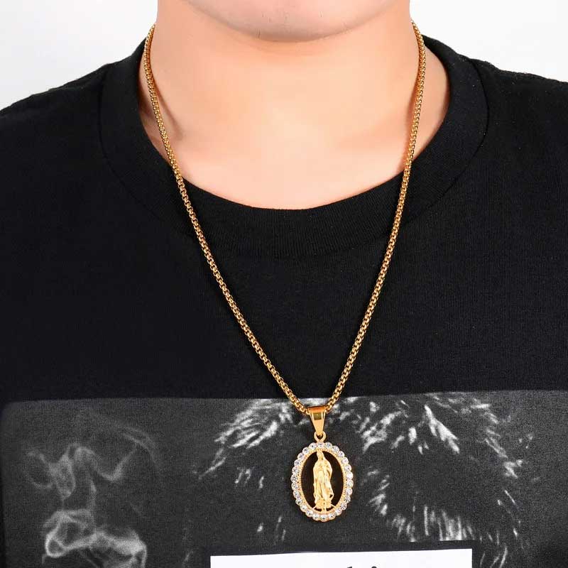 El accesorio perfecto para esta semana santa - Collar Virgen María con cristales